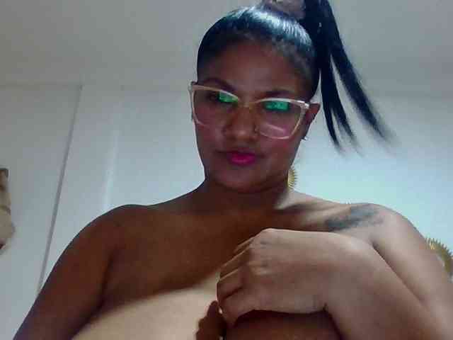 ALEJANDRA07 webcam