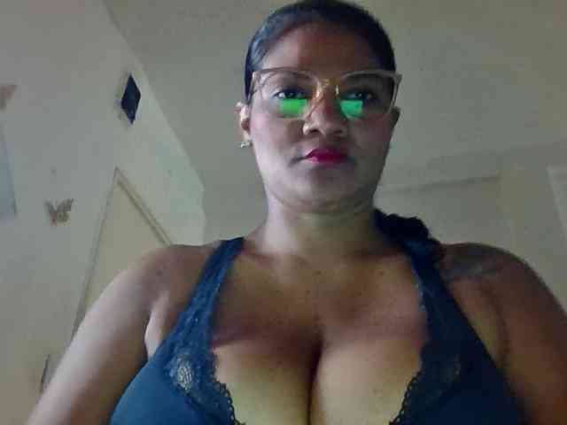 ALEJANDRA07 webcam