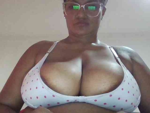 ALEJANDRA07 webcam
