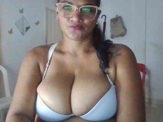 ALEJANDRA07 webcam