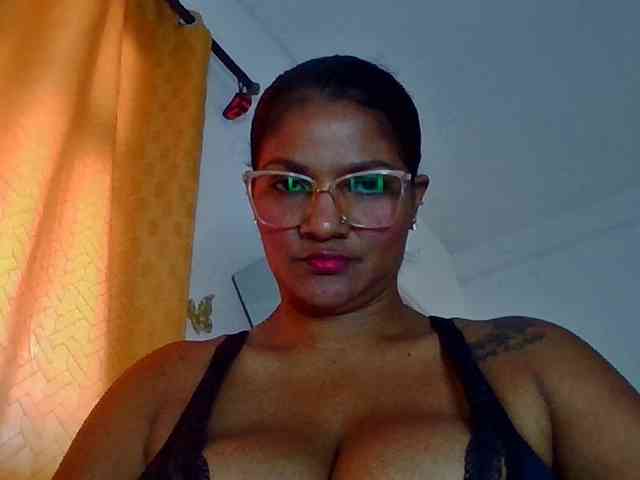ALEJANDRA07 webcam