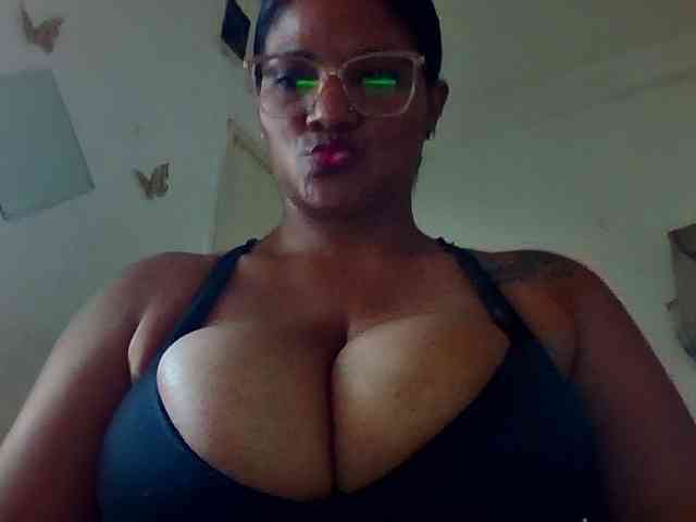 ALEJANDRA07 webcam