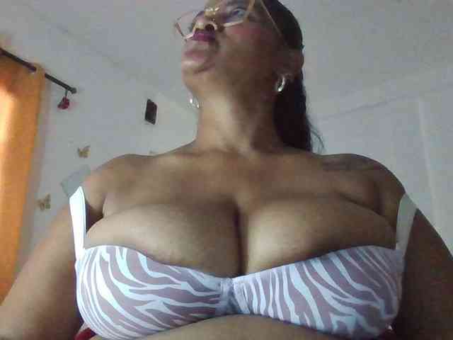 ALEJANDRA07 webcam