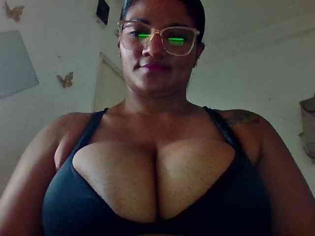 ALEJANDRA07 webcam