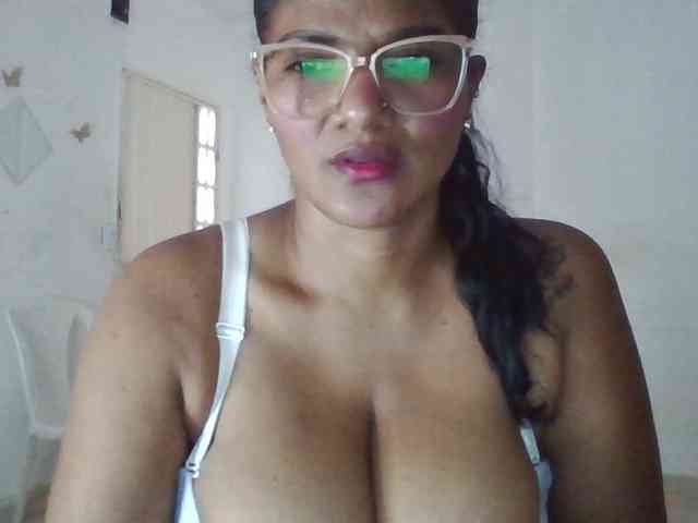 ALEJANDRA07 webcam