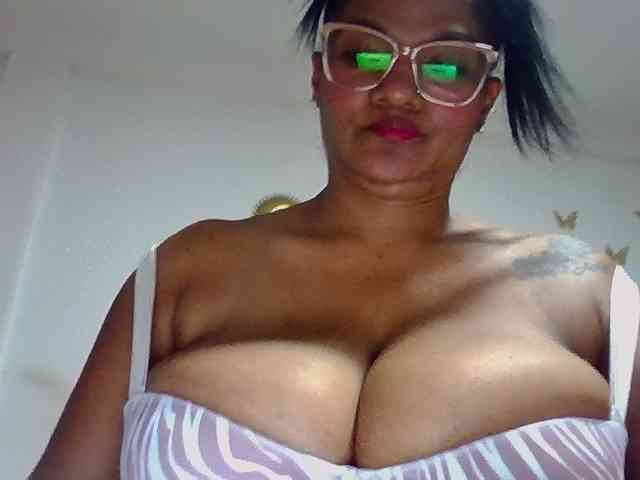 ALEJANDRA07 webcam