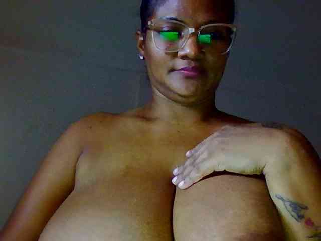 ALEJANDRA07 webcam