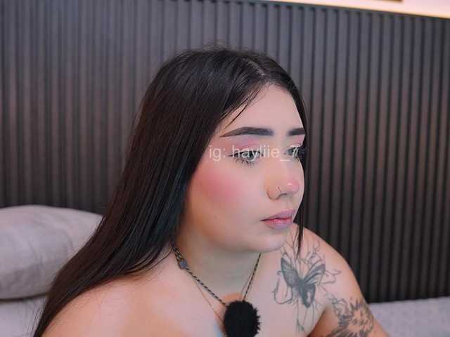 haylie-1 live webcam show