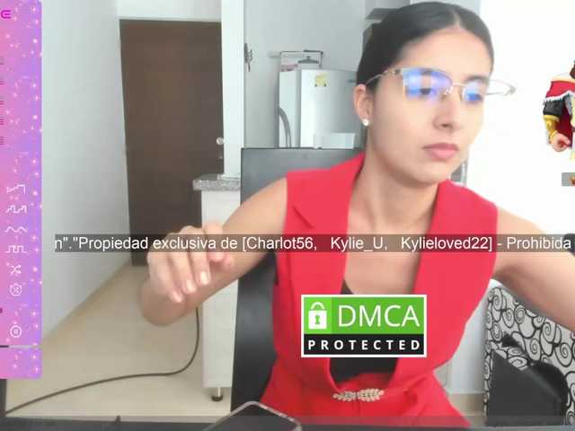 kylieloved22 live cam on BongaCams