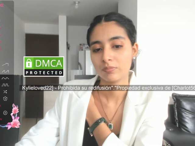 kylieloved22, en directo ahora en BongaCams