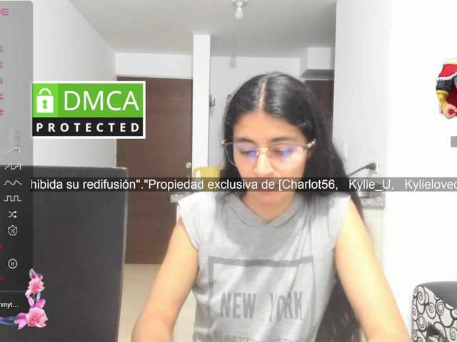 kylieloved22 live cam on BongaCams