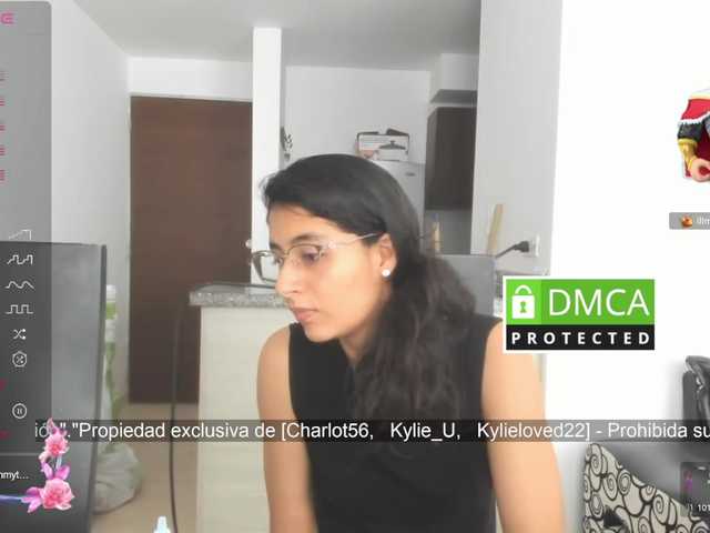 kylieloved22 live webcam show