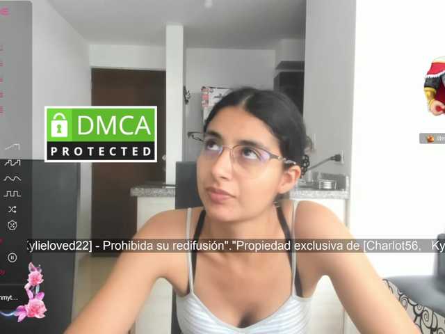kylieloved22 live cam on BongaCams