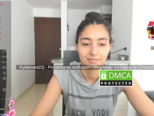 kylieloved22 live cam on BongaCams