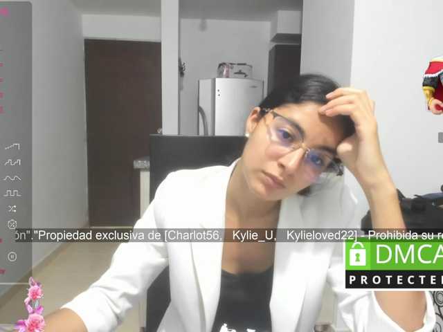 kylieloved22 live cam