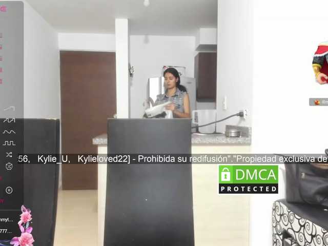 kylieloved22 live cam on BongaCams