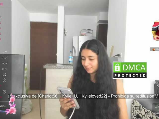 kylieloved22 live webcam show