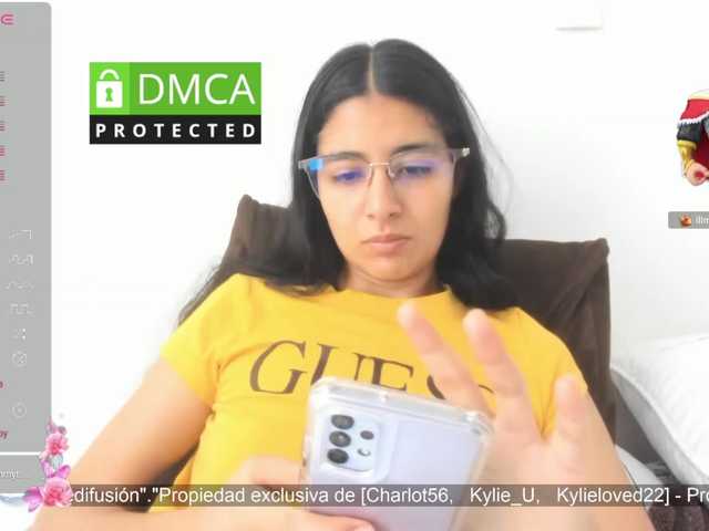 kylieloved22 live cam on BongaCams