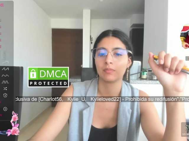 kylieloved22 live cam on BongaCams