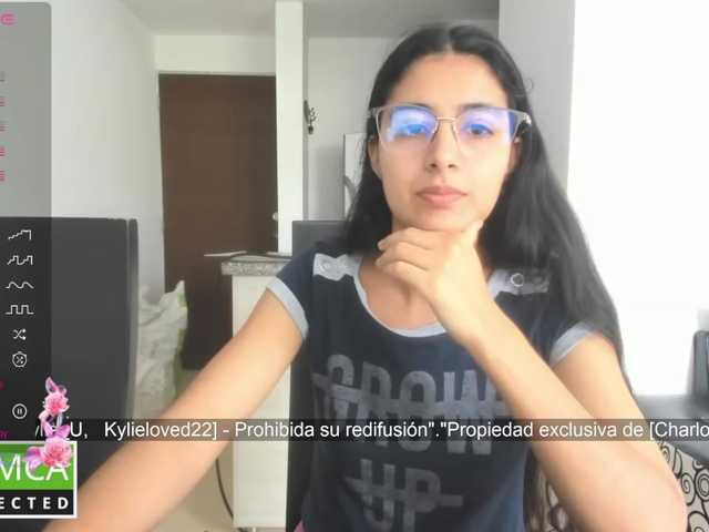 kylieloved22 live webcam show