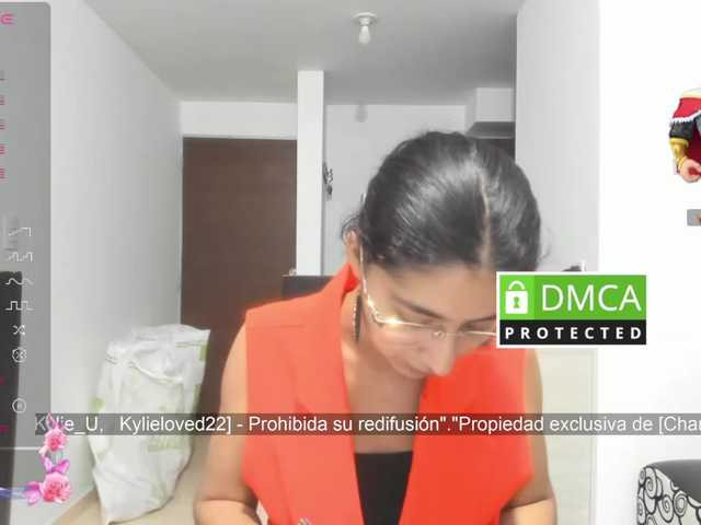 kylieloved22 live cam on BongaCams