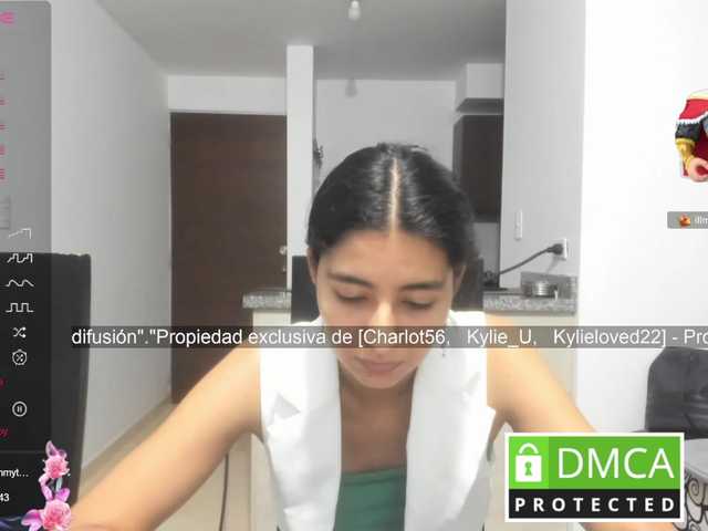 kylieloved22 live cam on BongaCams