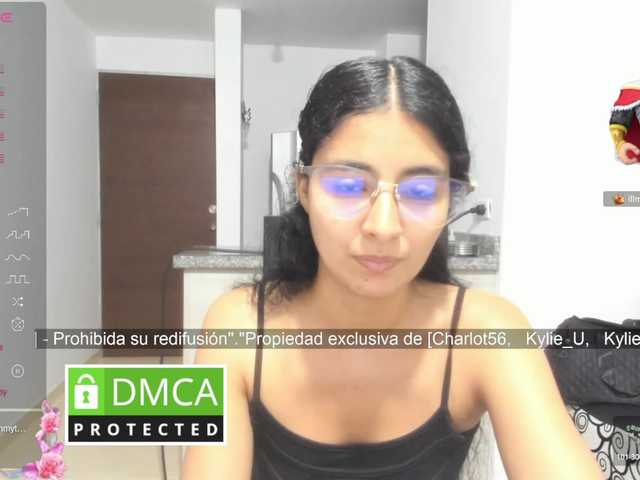 kylieloved22 live cam on BongaCams