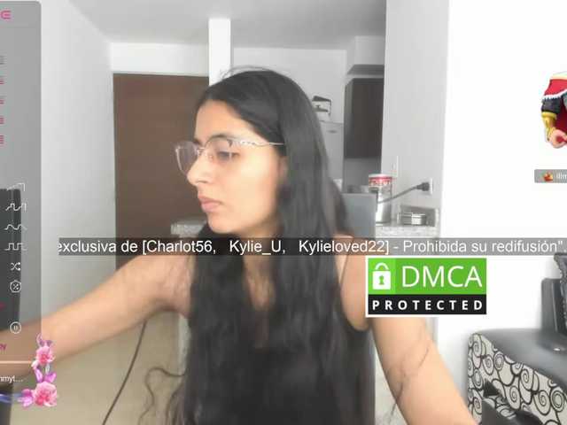 kylieloved22 live cam on BongaCams