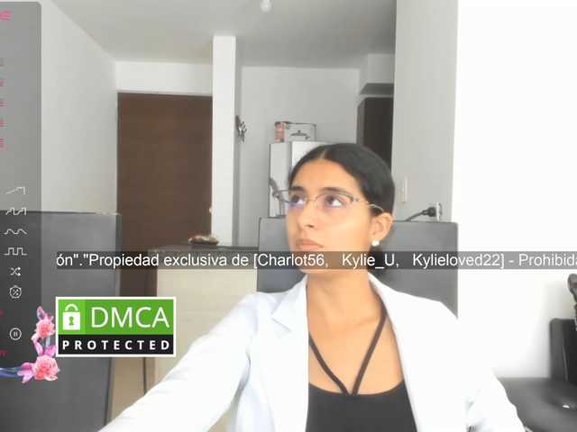 kylieloved22 live cam on BongaCams