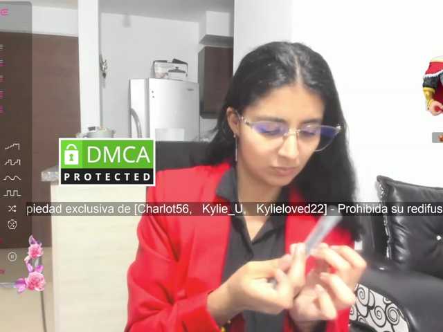 kylieloved22 live cam on BongaCams