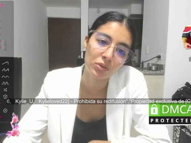 kylieloved22 live cam