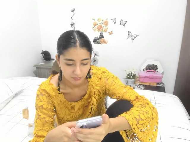 kylieloved22's BongaCams show and profile