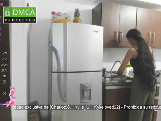 kylieloved22 live cam on BongaCams