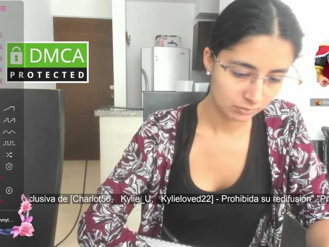 kylieloved22 live cam on BongaCams