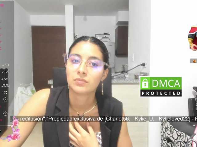 kylieloved22 live webcam show