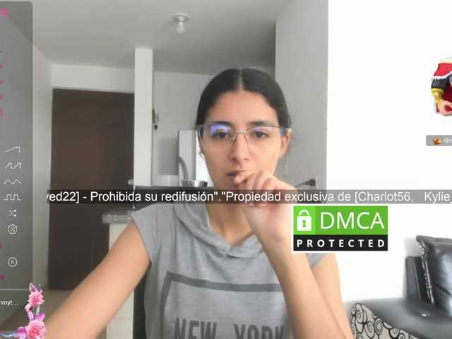 kylieloved22 live cam on BongaCams