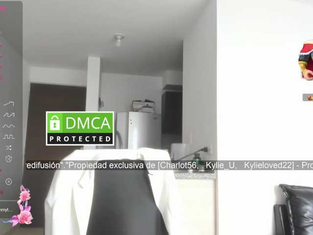 kylieloved22 live cam on BongaCams