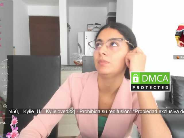 kylieloved22 live cam on BongaCams
