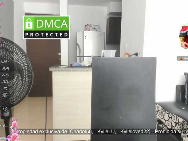 kylieloved22 live cam on BongaCams