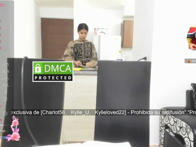 kylieloved22 live cam preview