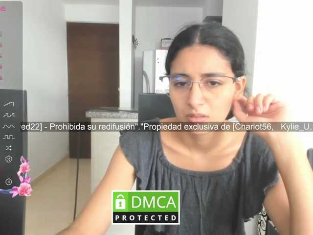kylieloved22 live cam on BongaCams