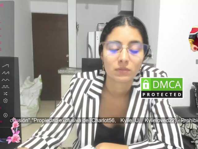 kylieloved22 live webcam show