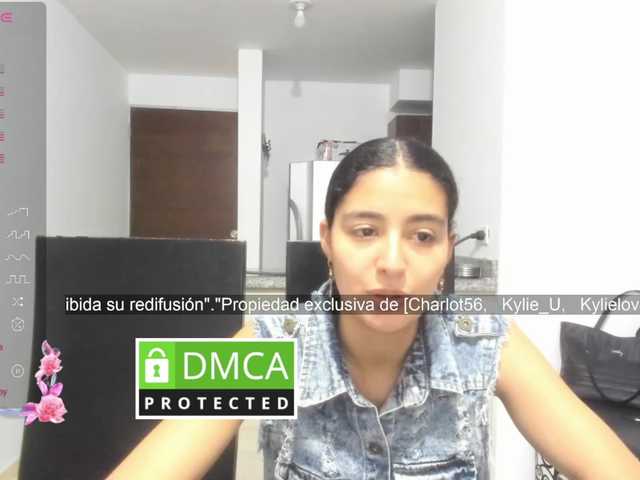 kylieloved22 live cam on BongaCams