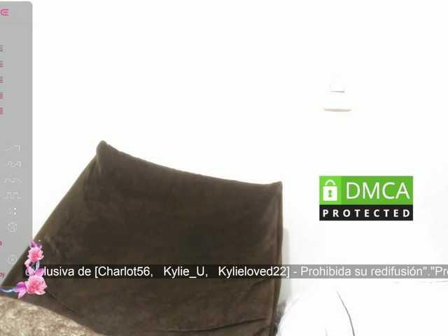kylieloved22 live cam on BongaCams
