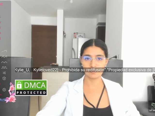 kylieloved22 live cam on BongaCams