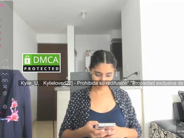 kylieloved22 live cam on BongaCams