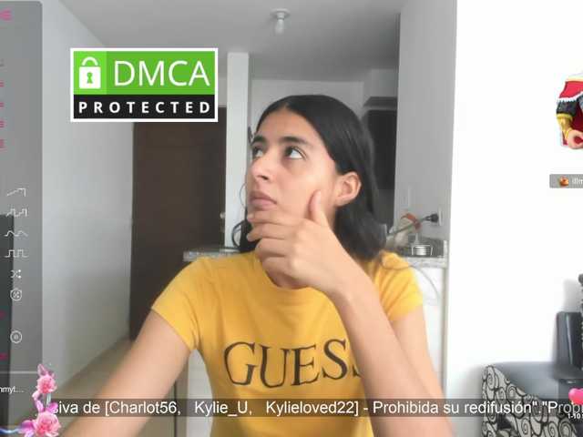 kylieloved22 live cam on BongaCams