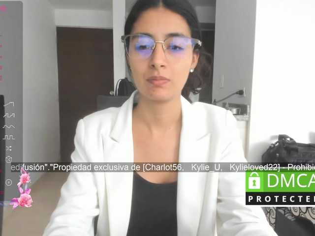 kylieloved22 live cam on BongaCams