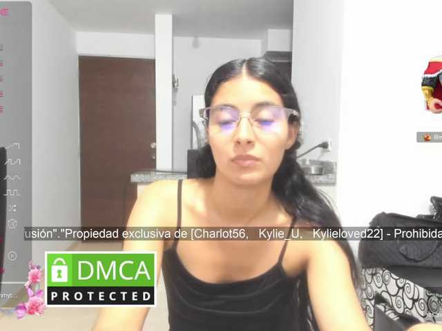 kylieloved22 live cam on BongaCams