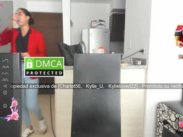 kylieloved22 live cam on BongaCams